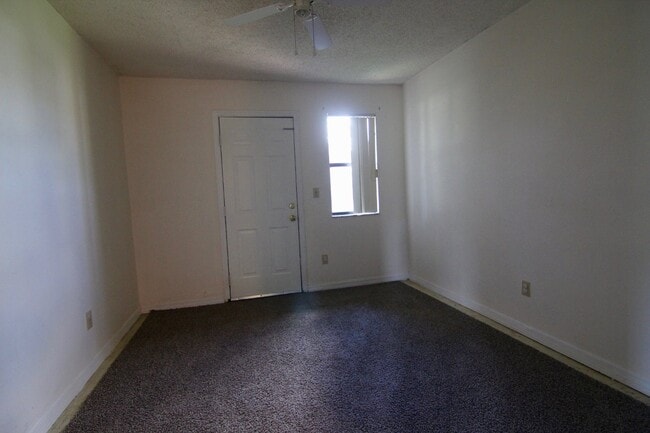 Building Photo - Home available now!