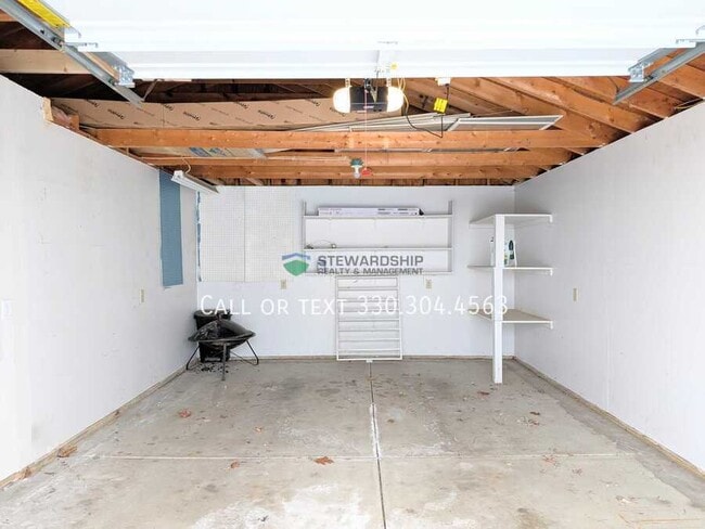 Building Photo - 2881 Archwood Pl