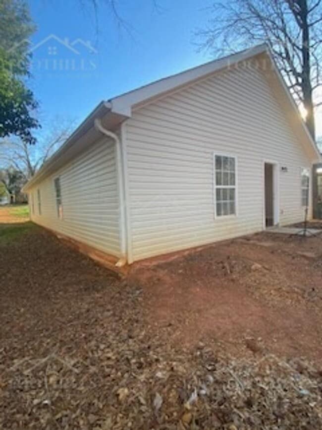 Building Photo - 107 Cedar Ridge