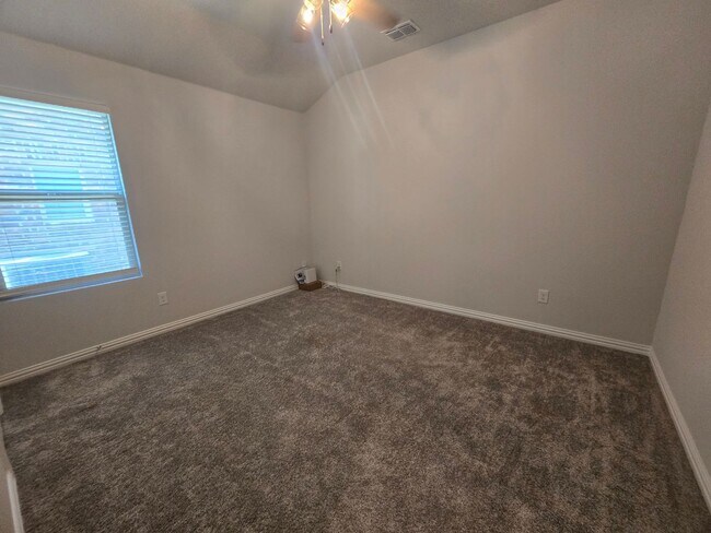 Building Photo - Fantastic in Fate!