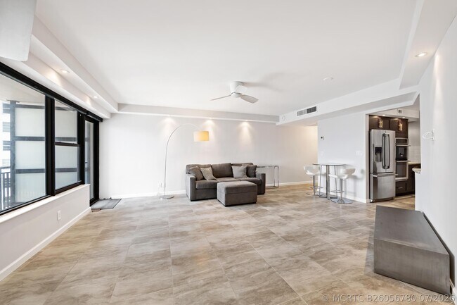 Building Photo - 3800 Galt Ocean Dr