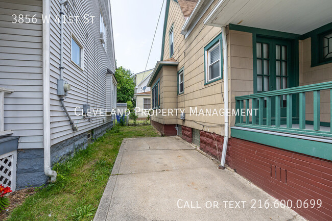 Building Photo - West Side Single Family Home