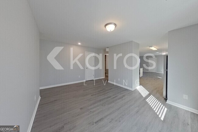 Building Photo - 633 Canal St