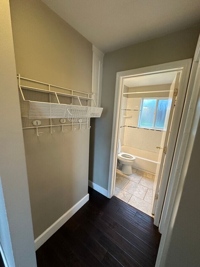 Building Photo - Great 4 Bd Home in Murray