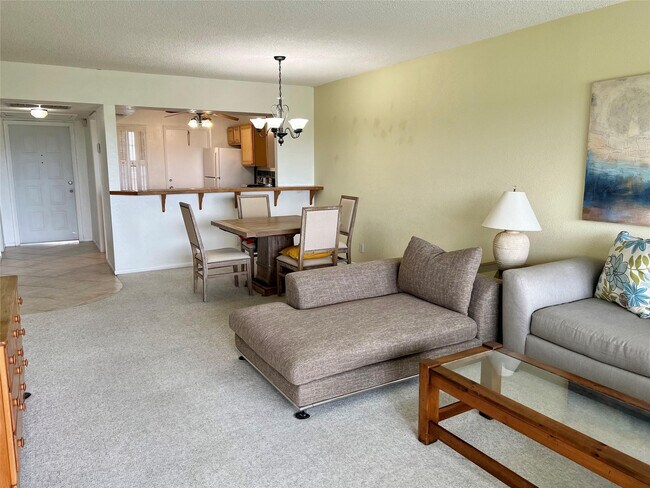 Building Photo - 3000 N Palm Aire Dr