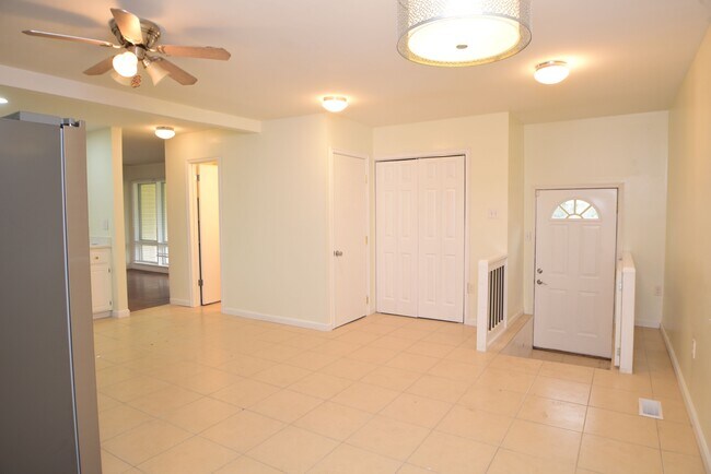 Building Photo - 3522 S Toledo Ave