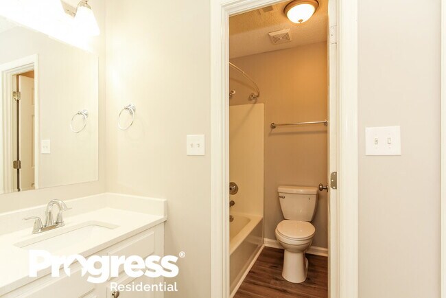 Building Photo - 4336 Chadwell Ln