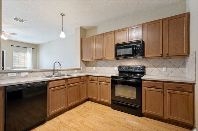 Building Photo - 6126 S Jolie Ct