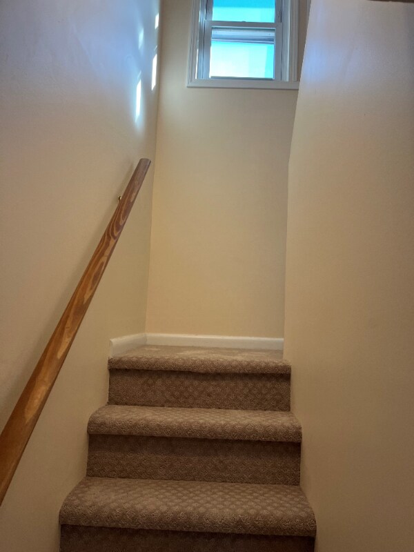 Building Photo - 8 Bayview Ave