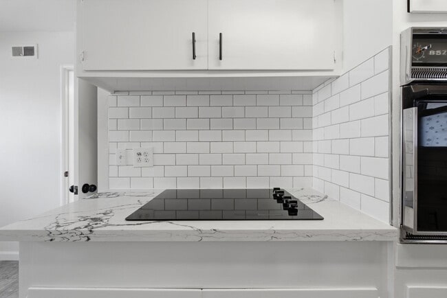 Building Photo - Spacious South San Francisco Home with Large Backyard, Garage & In-Unit Laundry