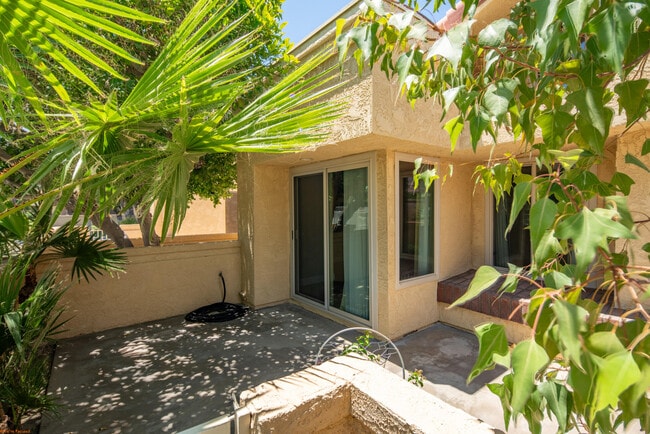 Building Photo - 41612 Aventine Ct