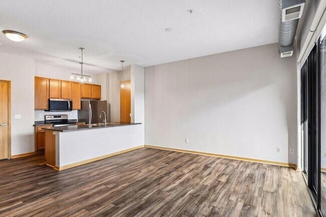 Building Photo - 4525 Park Commons Dr