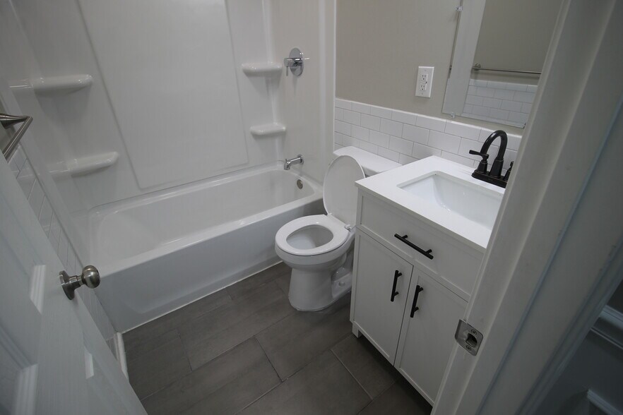 Building Photo - 4805 Toledo Ct