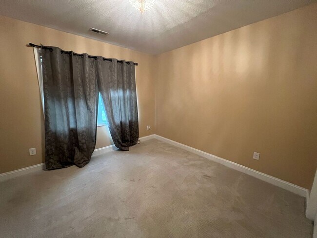 Building Photo - 314 Springcreek Ct