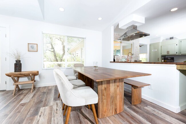 Building Photo - Extravagant 5 Star Vacation Home - Your Private Retreat in Hill Country, Wimberley Texas