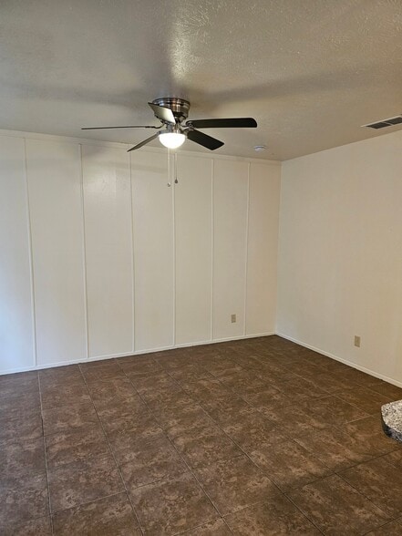 Building Photo - 2942 Bernice Dr