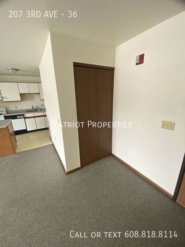 Building Photo - 2 bed/1 bath apartment in Monroe!