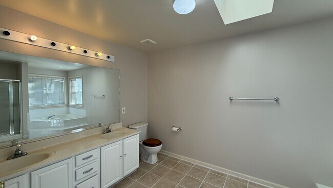 Building Photo - Spacious Colonial in Austin Ridge