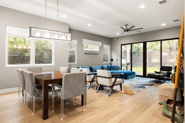 Building Photo - 1908 Kinney Ave