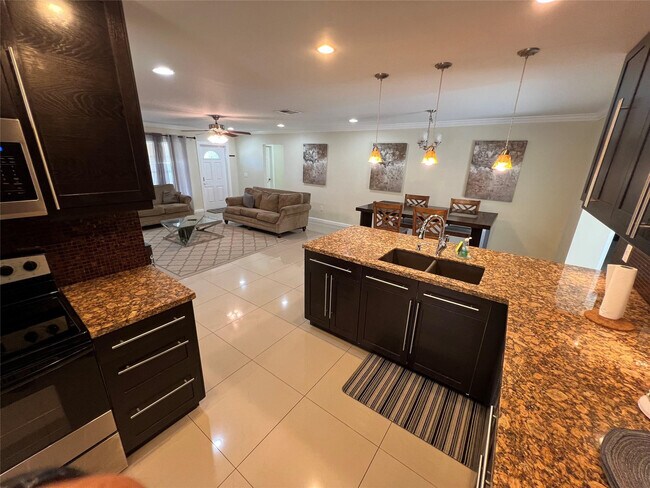 Building Photo - 9302 Pl