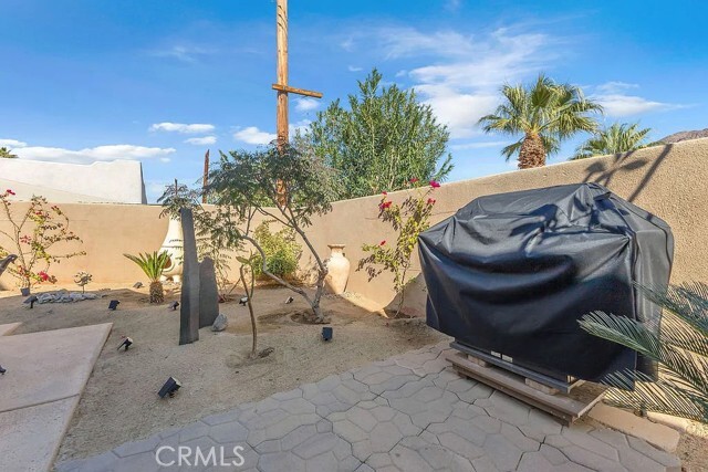 Building Photo - 54052 Avenida Martinez