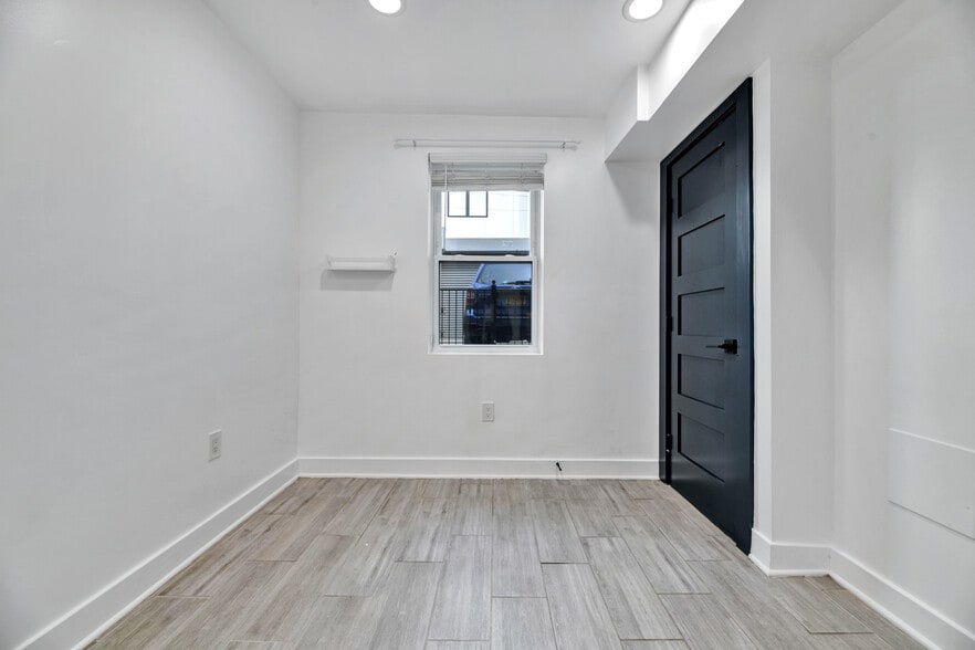 Building Photo - 1808 Benning Rd NE
