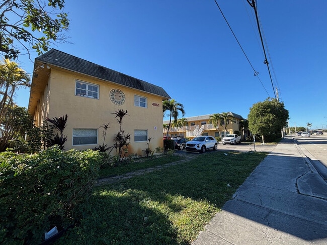 Building Photo - 4061 N Dixie Hwy