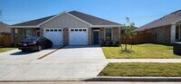 Building Photo - Act fast!  Don't let this opportunity slip by. Contact us today to schedule your showing!