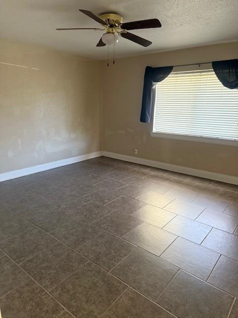 Building Photo - 830 Ross Cir