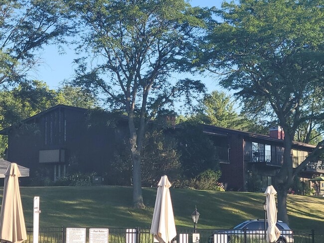 Building Photo - 34 Lausanne Ct