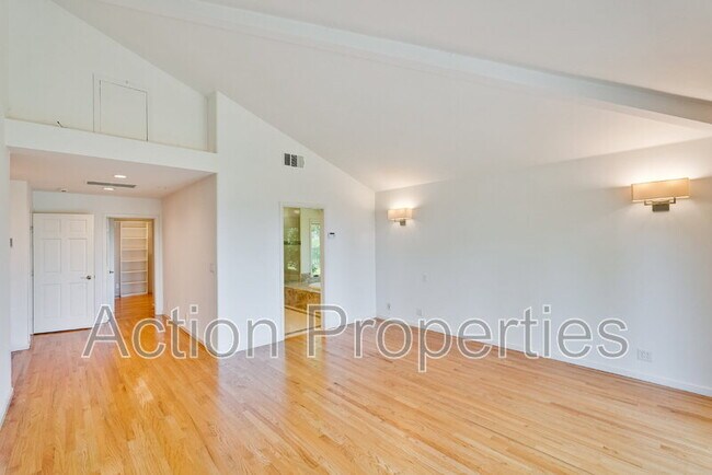 Building Photo - 15350 Norton Rd