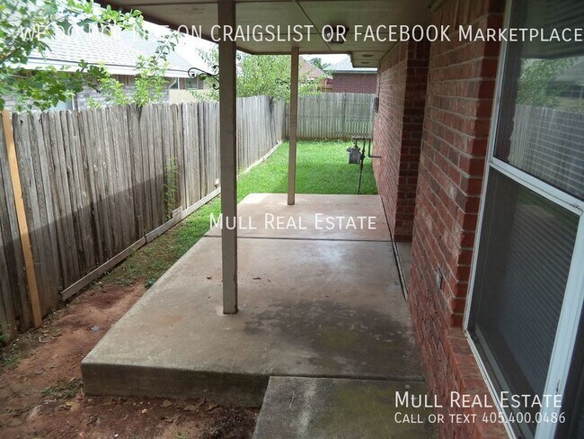 Building Photo - 2828 SE 89th Terrace