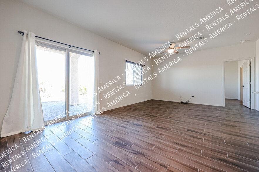 Building Photo - 25970 W Cat Balue Dr