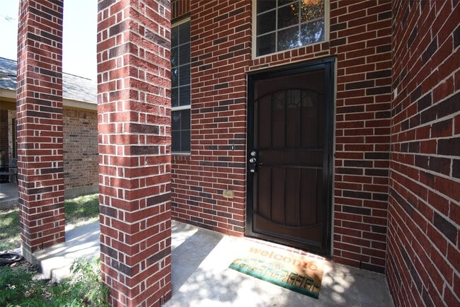 Building Photo - 11215 Overland Trail Dr