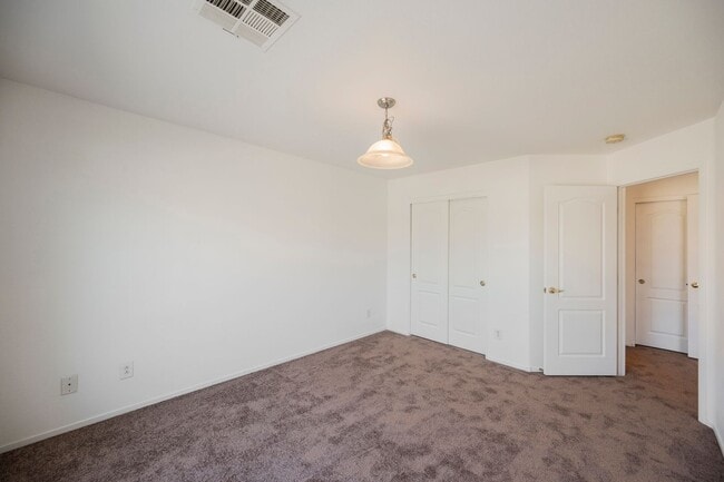 Building Photo - 4847 Double Down Dr