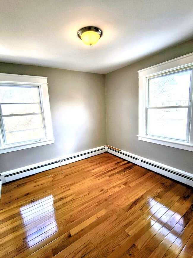 Building Photo - *****Cranston/Eden Park – Four Bed Duplex - $3,295*****
