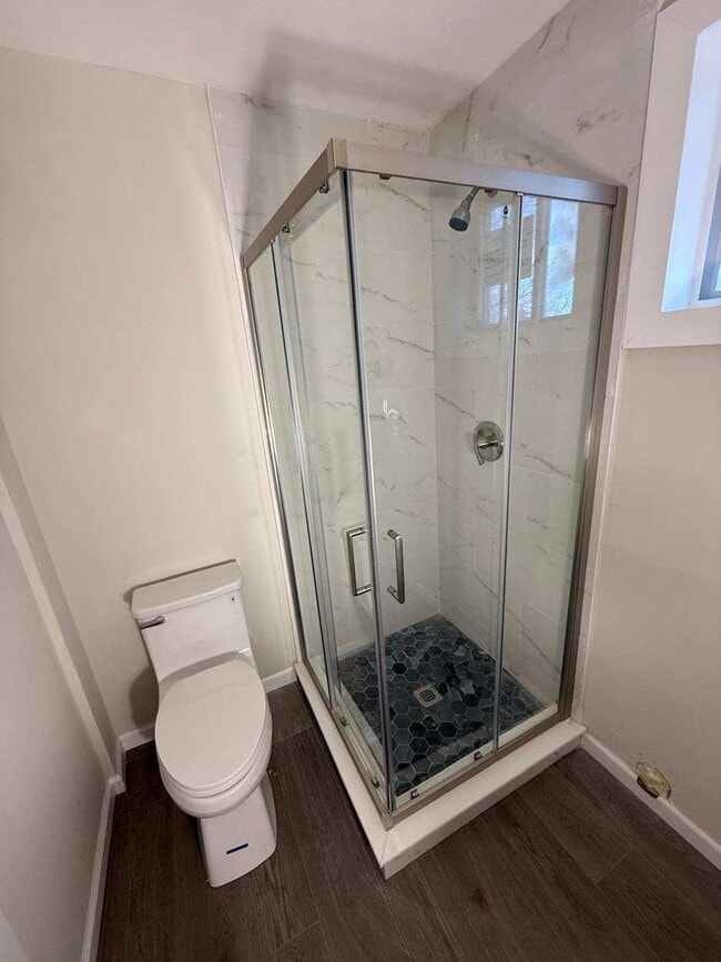 Building Photo - 82-84 Oxford Street