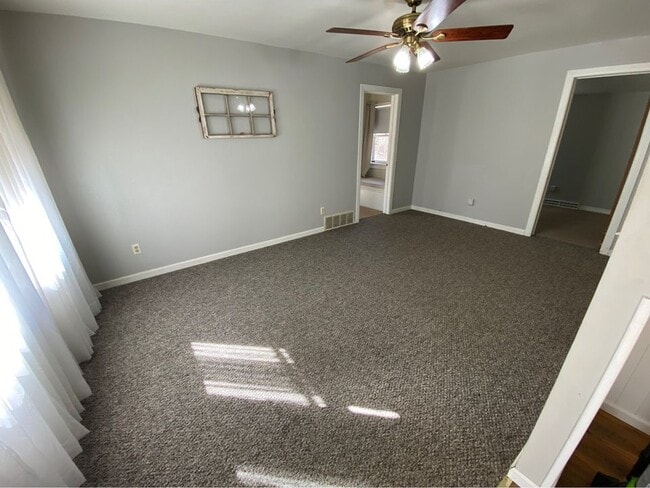 Building Photo - 7012 W 138th Ln