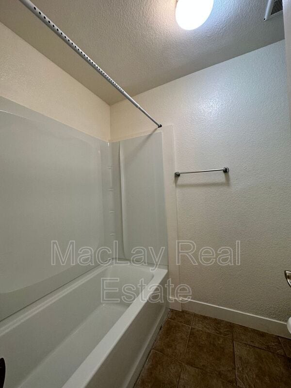 Building Photo - 8787 E Mountain View Rd