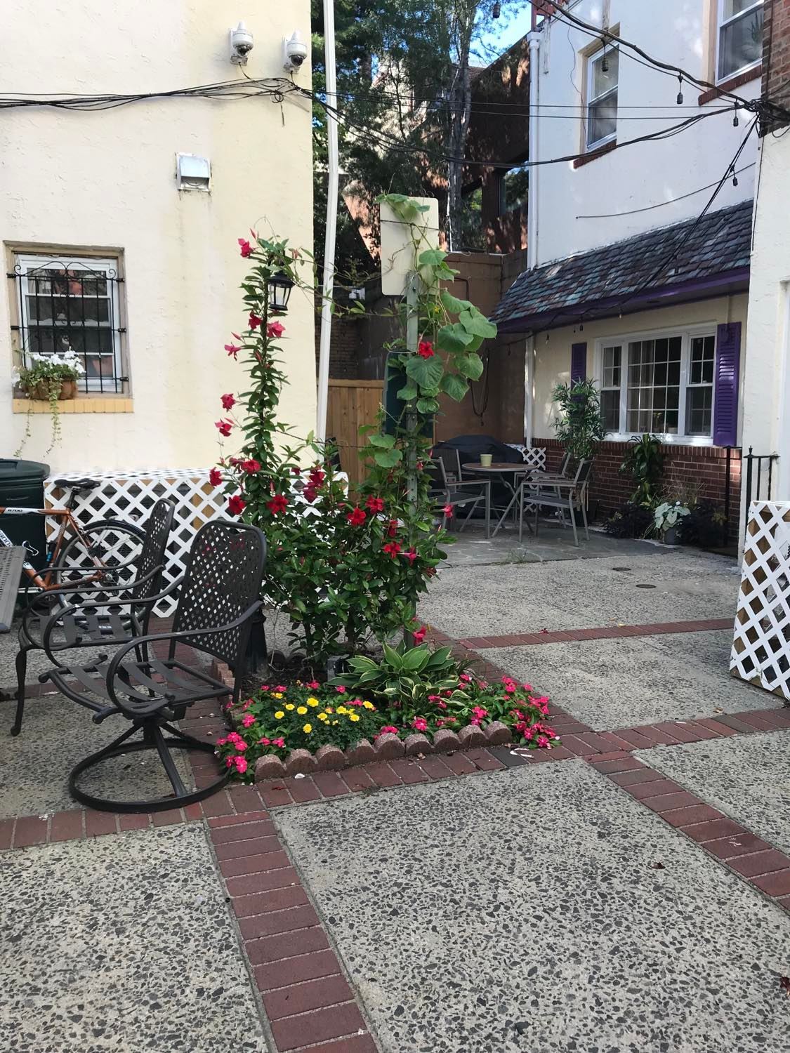 Building Photo - 510 S Juniper St