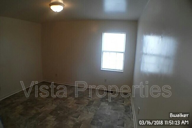 Building Photo - 420 Marret Ave