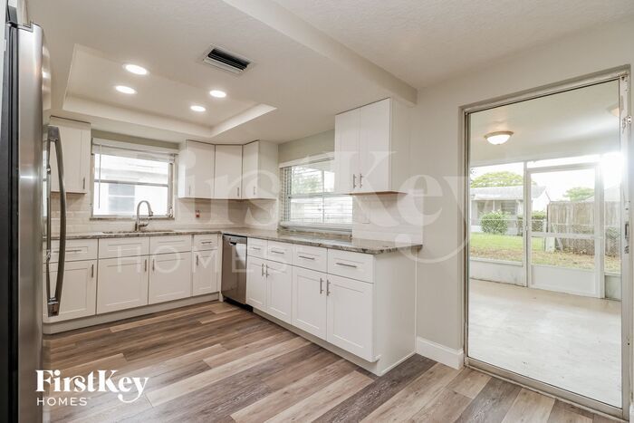 Building Photo - 9305 Ledgestone Ln