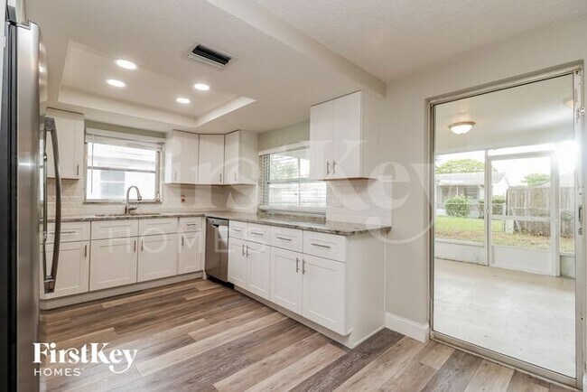 Building Photo - 9305 Ledgestone Ln