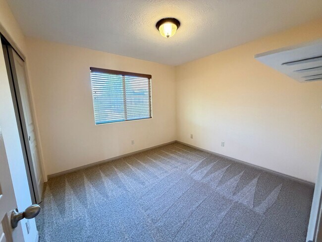 Building Photo - Home in Ivins