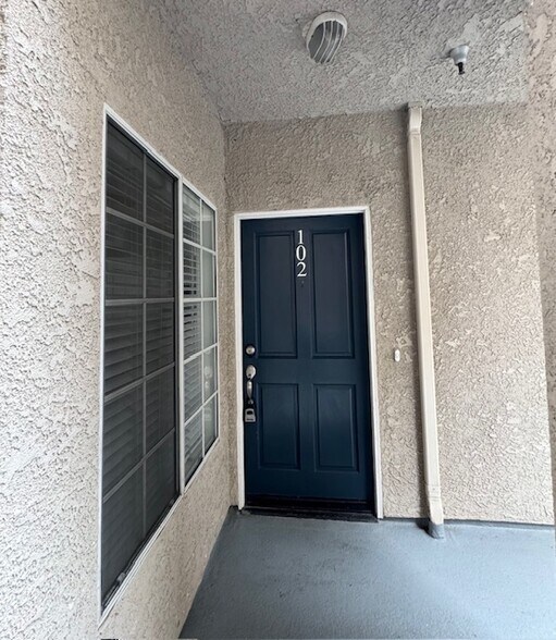 Building Photo - 4581 Warner Ave