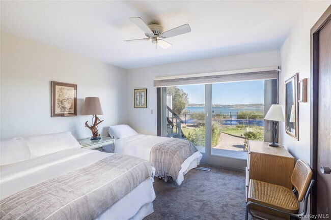 Building Photo - 154 W Lake Dr