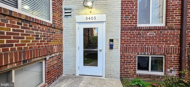 Building Photo - 5405 9th St NW