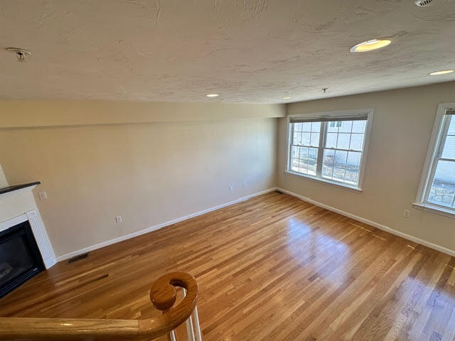 Building Photo - 47 Alder St