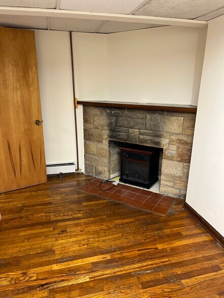 Bedroom - 95 S Rose Blvd
