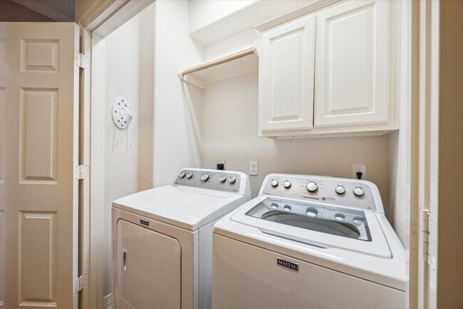 Building Photo - 2802 Briarhurst Park